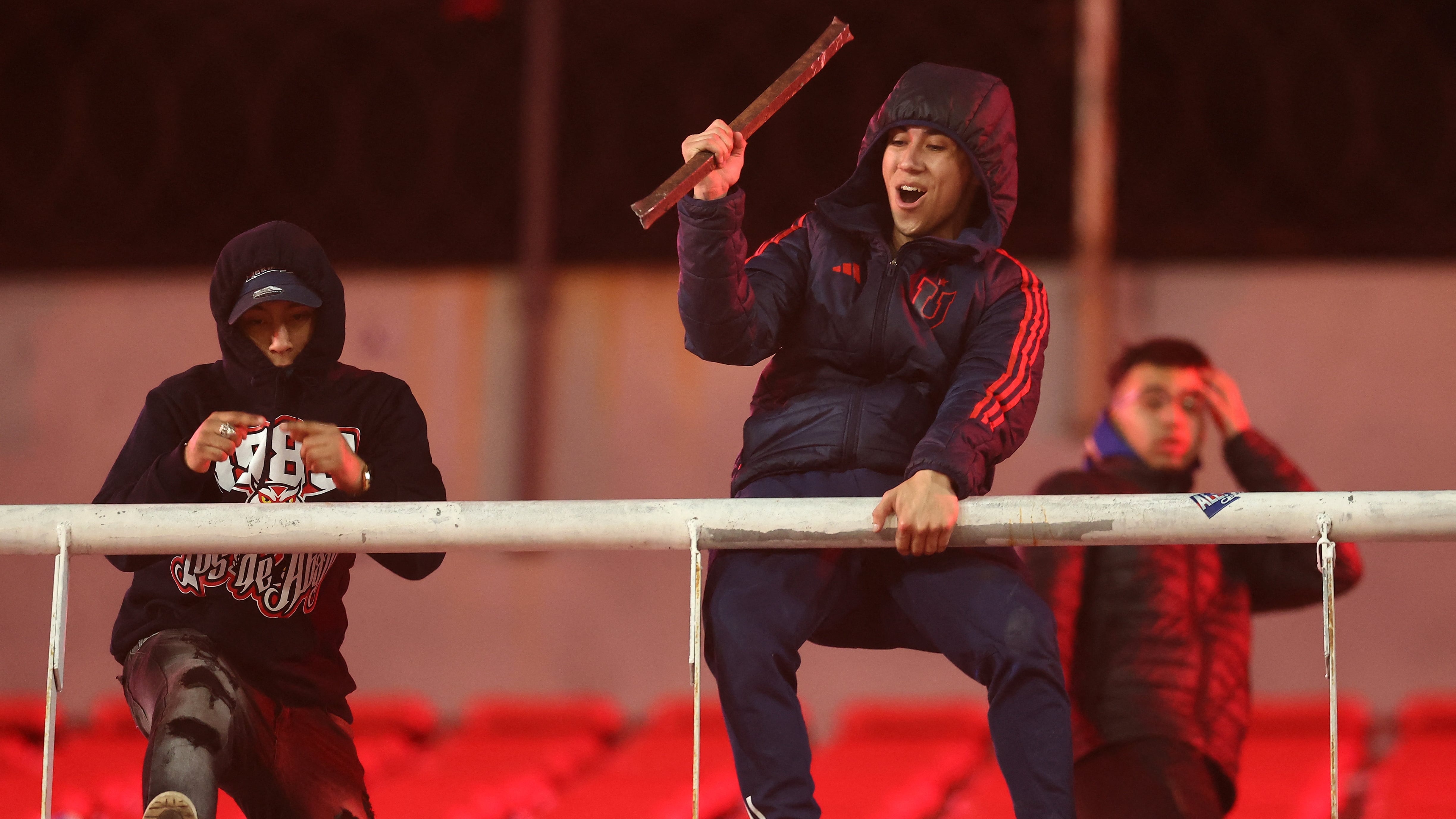 Liberaron a los 104 hinchas de la U de Chile detenidos en Avellaneda