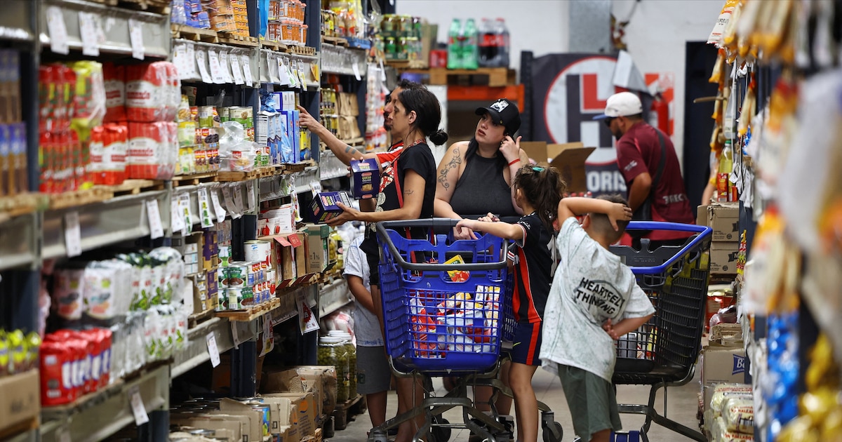 La inflación oscila entre 1,6% y 1,8% mensual y no cede de forma pareja