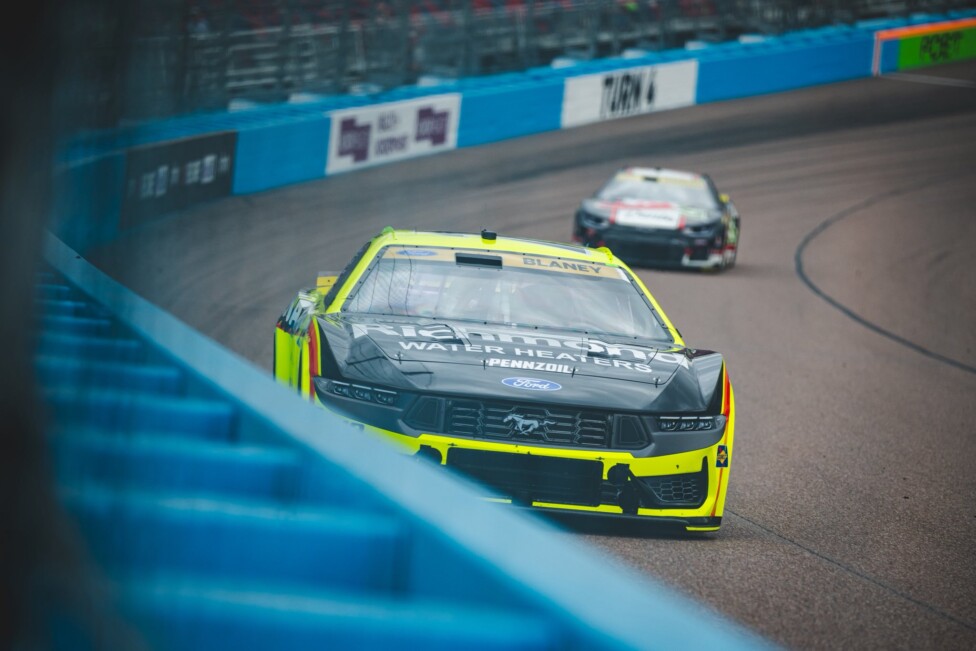 Blaney logró la pole en Phoenix y Larson largará 22° en el Chase